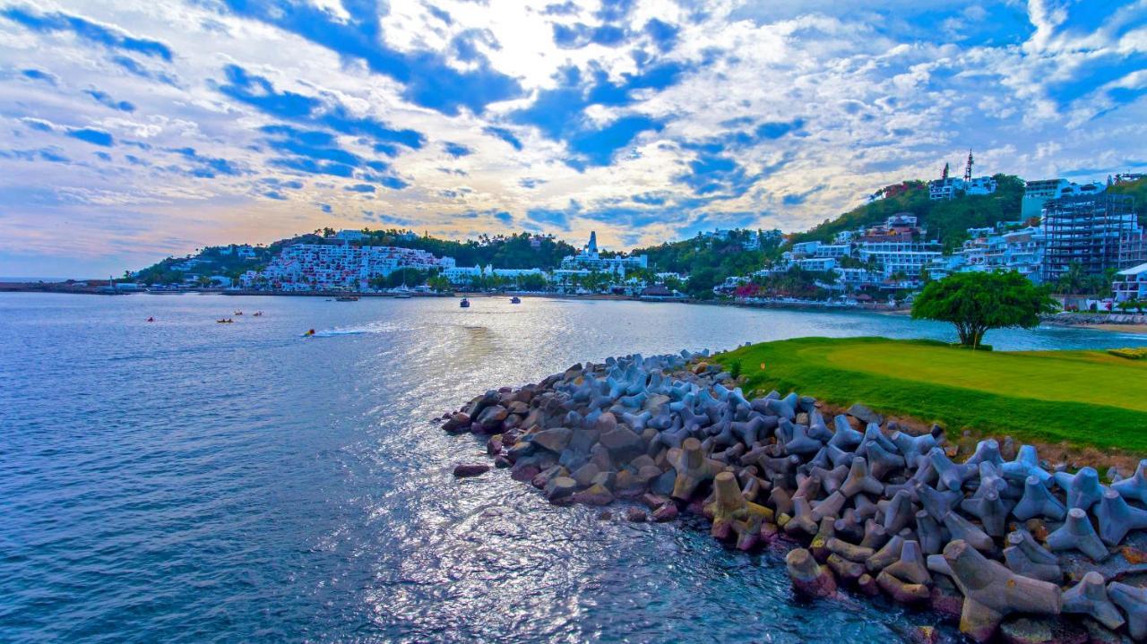Las Hadas By Brisas Manzanillo Zewnętrze zdjęcie View of the town from the ferry