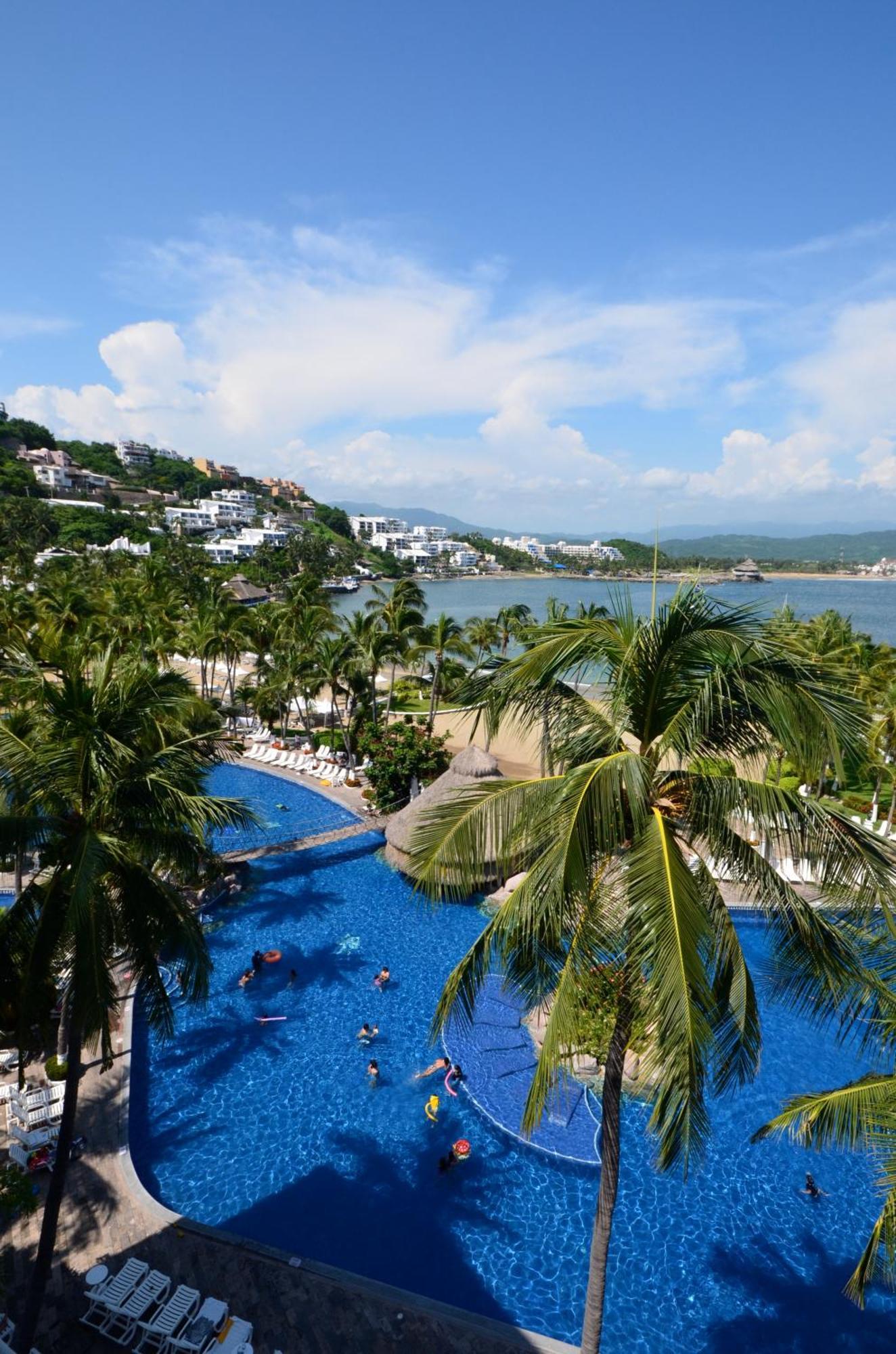 Las Hadas By Brisas Manzanillo Zewnętrze zdjęcie View of the bay