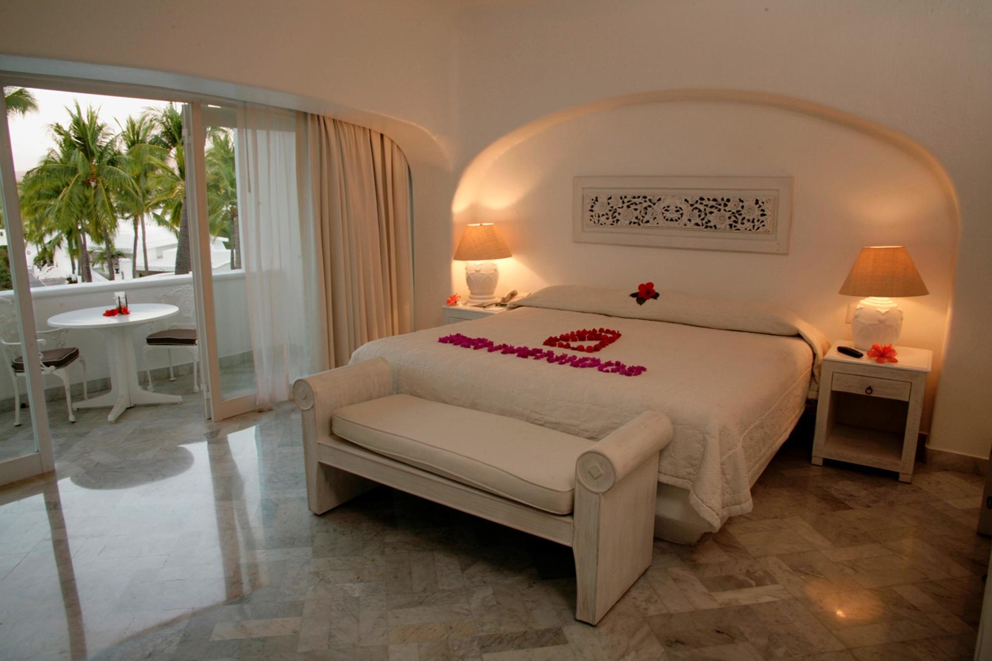Las Hadas By Brisas Manzanillo Zewnętrze zdjęcie A bedroom at the resort
