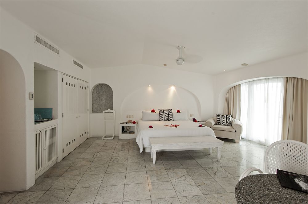 Las Hadas By Brisas Manzanillo Zewnętrze zdjęcie A suite at the resort