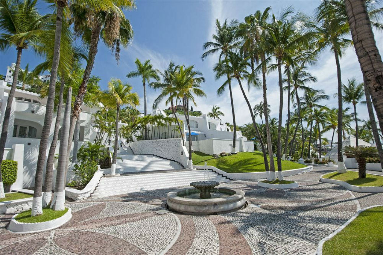 Las Hadas By Brisas Manzanillo Zewnętrze zdjęcie The resort's main entrance